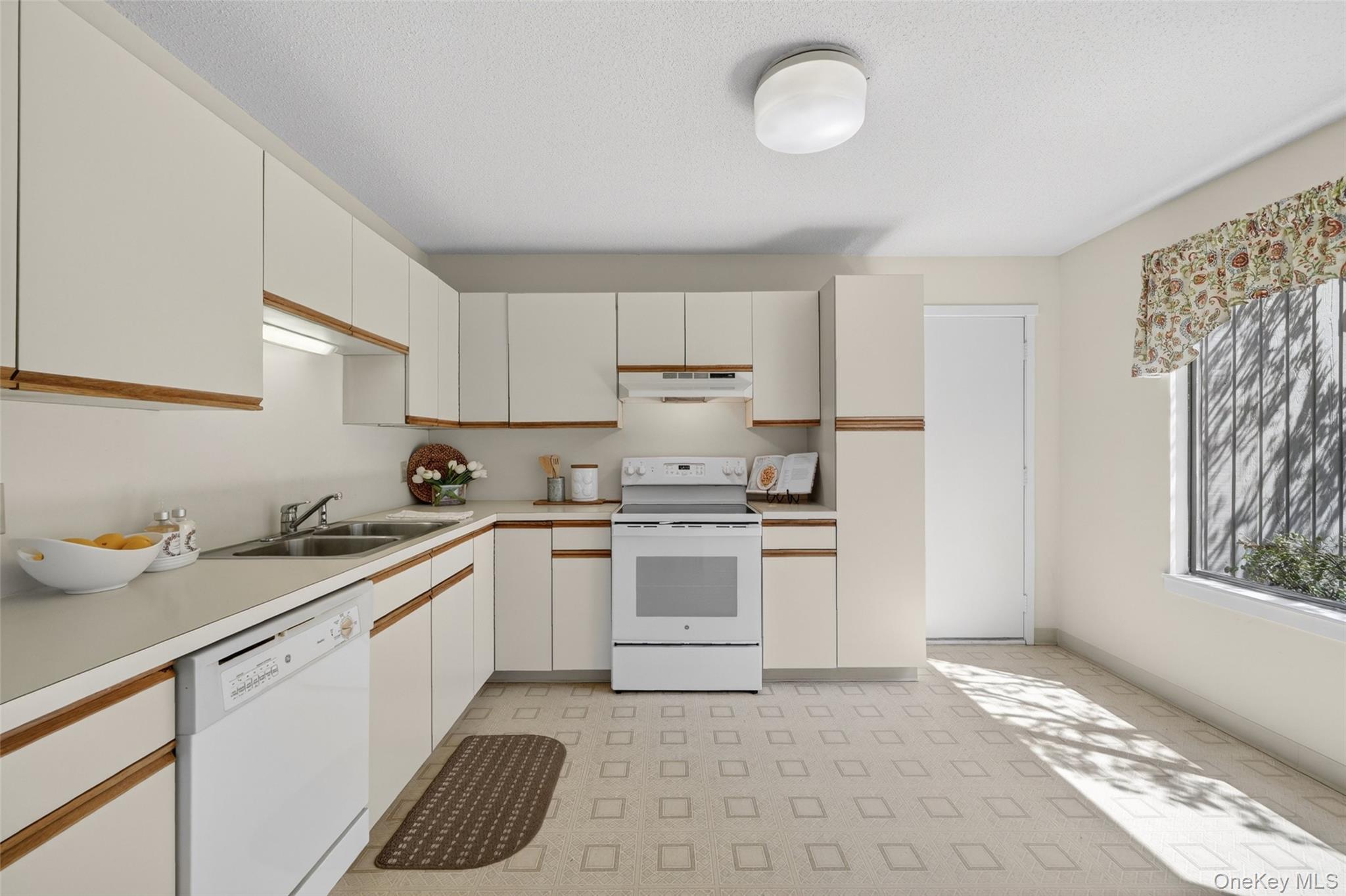 958 Heritage Hills Unit: B