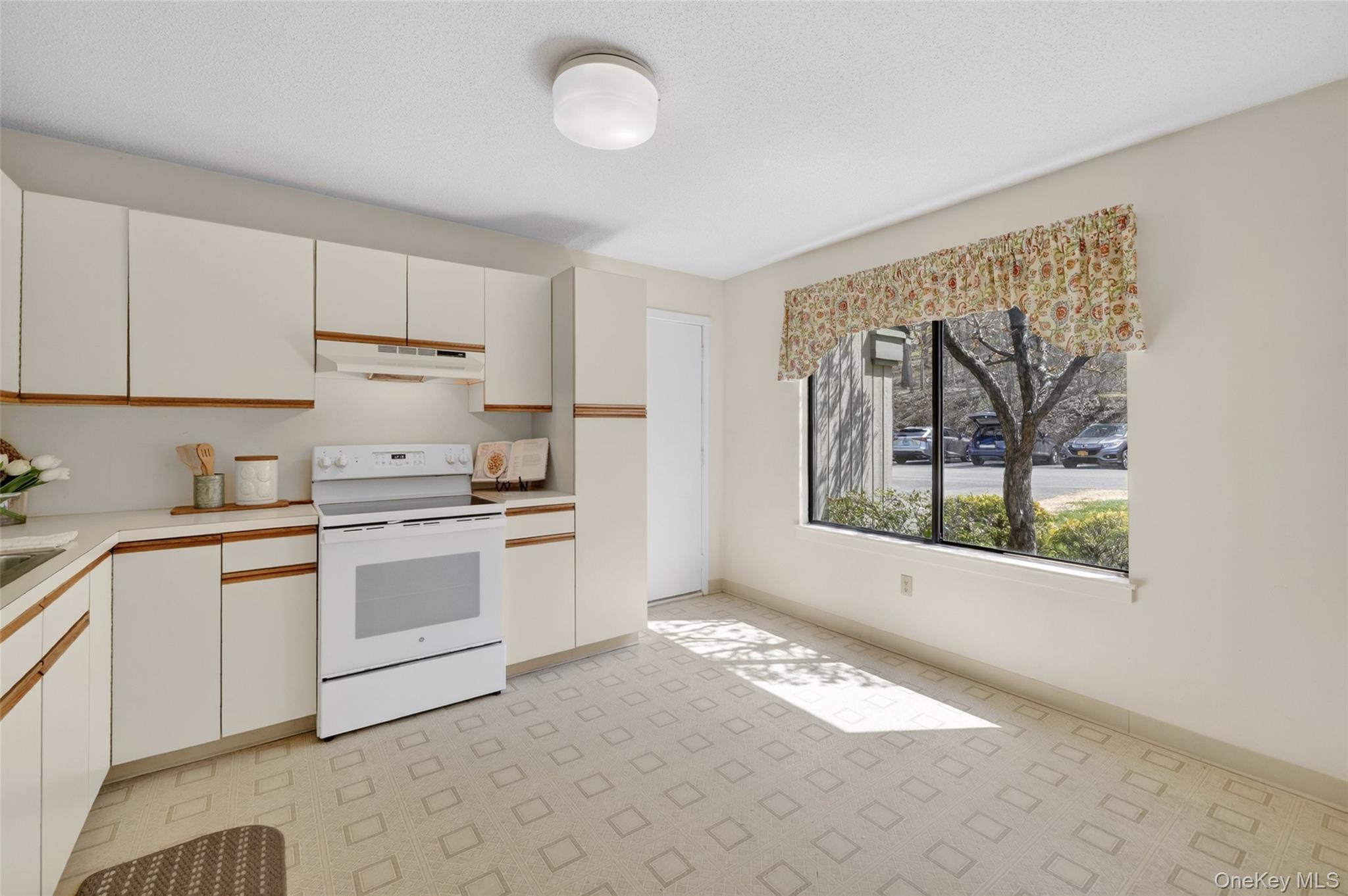 958 Heritage Hills Unit: B