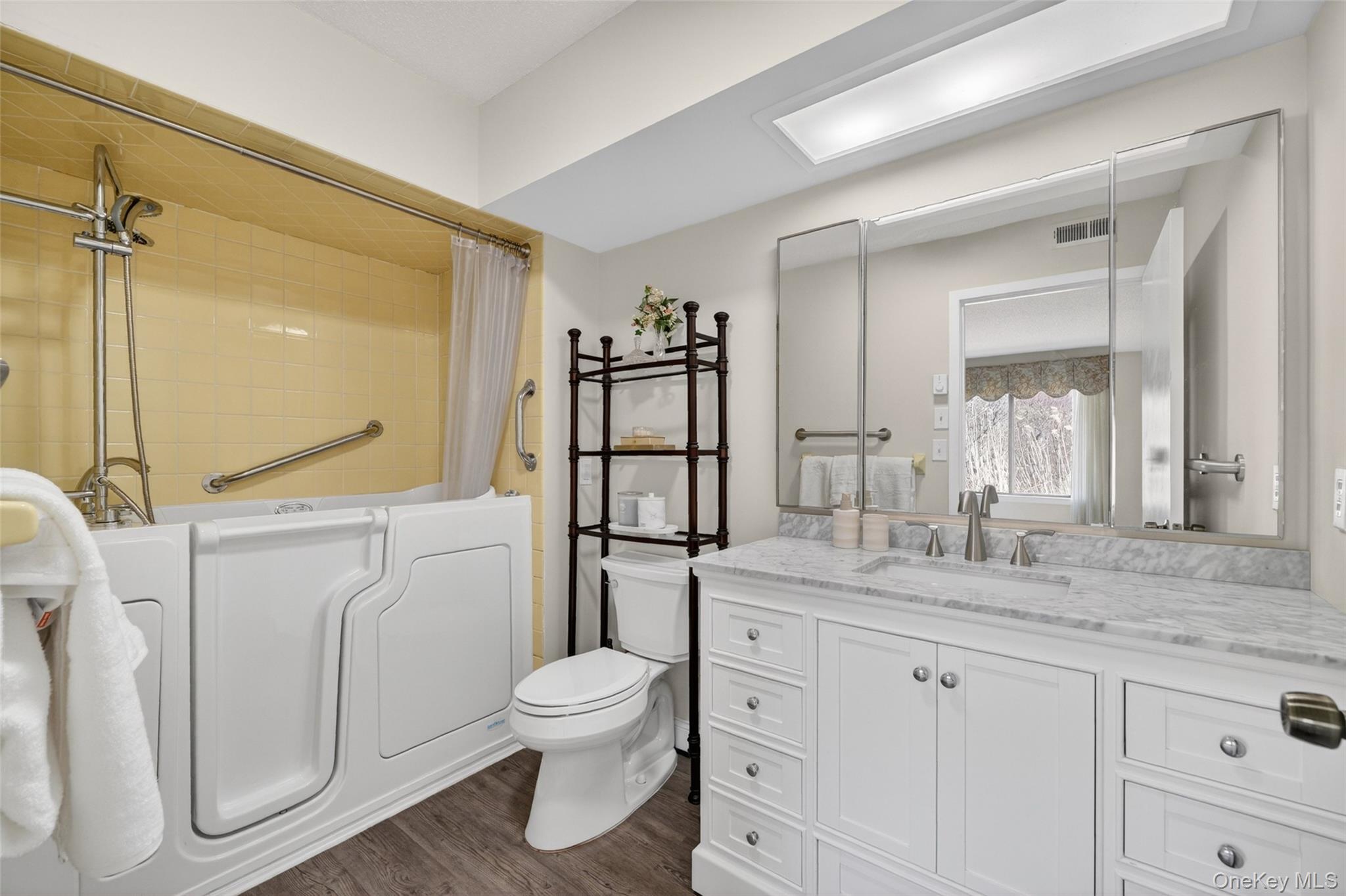 958 Heritage Hills Unit: B