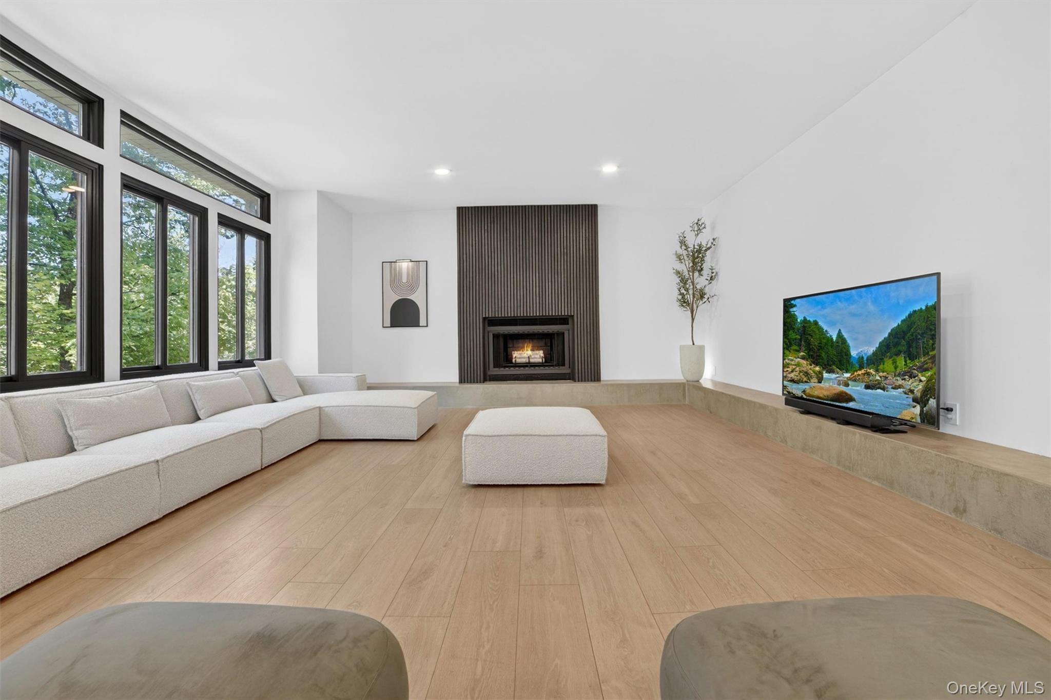 8 Amalfi Drive