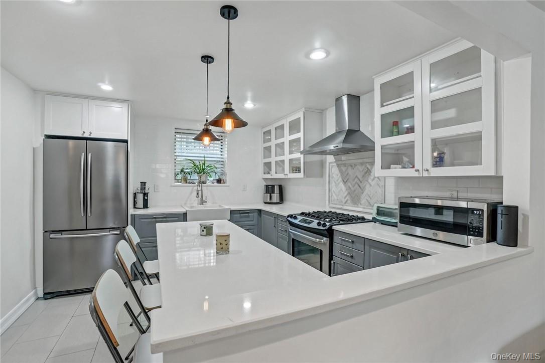 79 N Broadway Unit: F