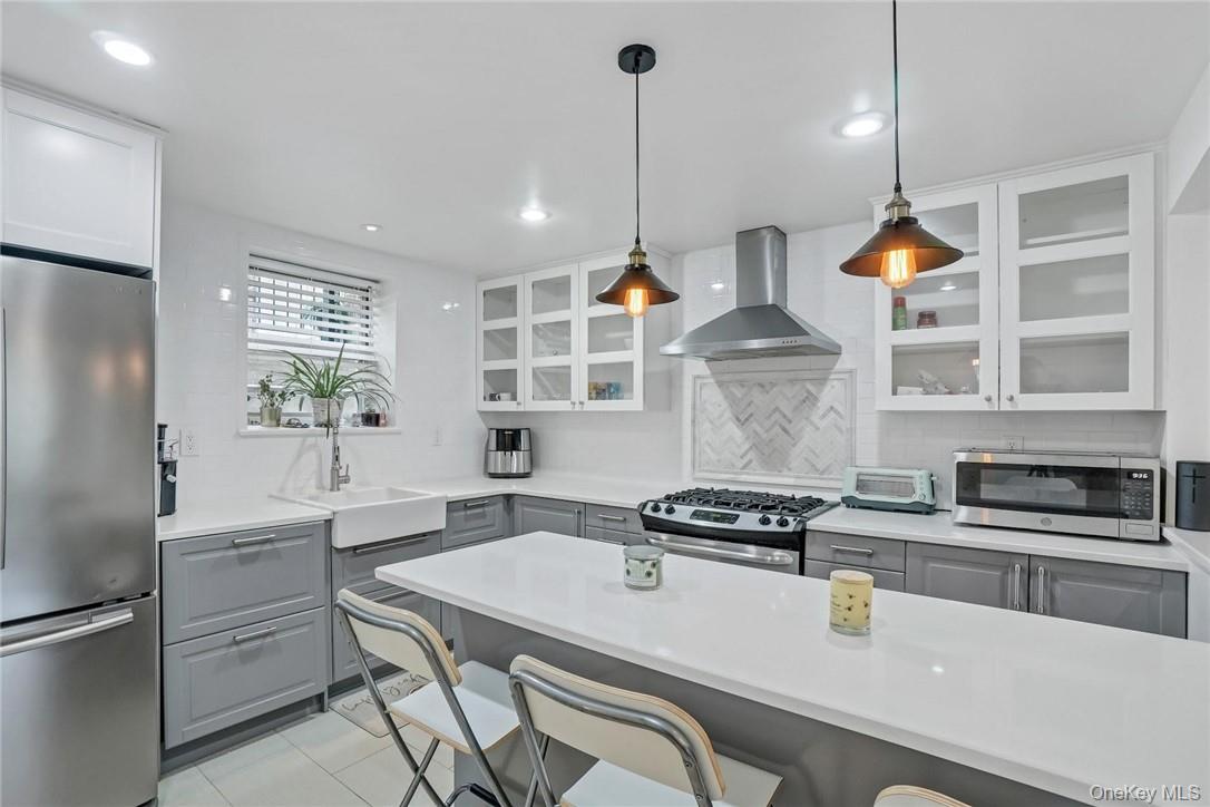 79 N Broadway Unit: F