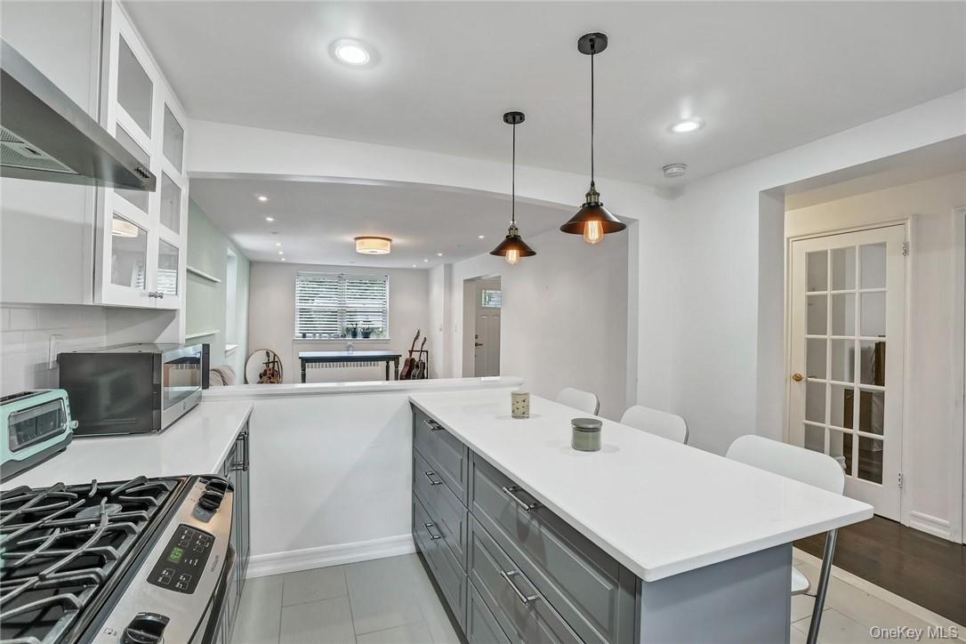 79 N Broadway Unit: F