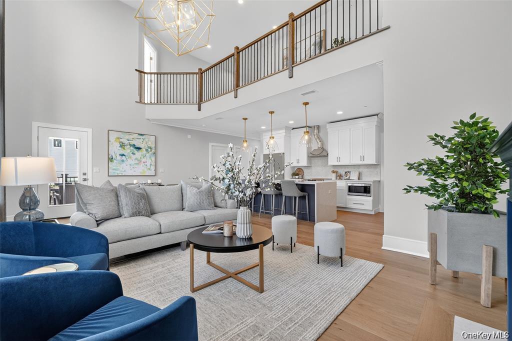 1816 Soundview Court