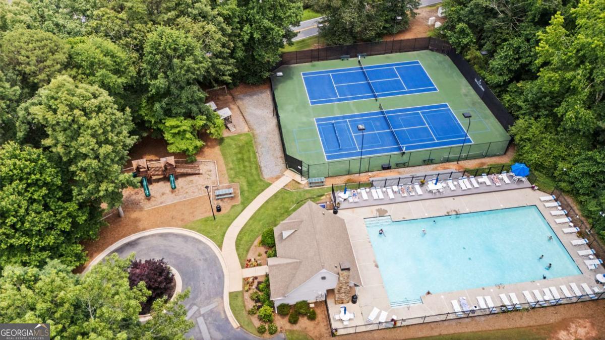 1765 Redbud Way