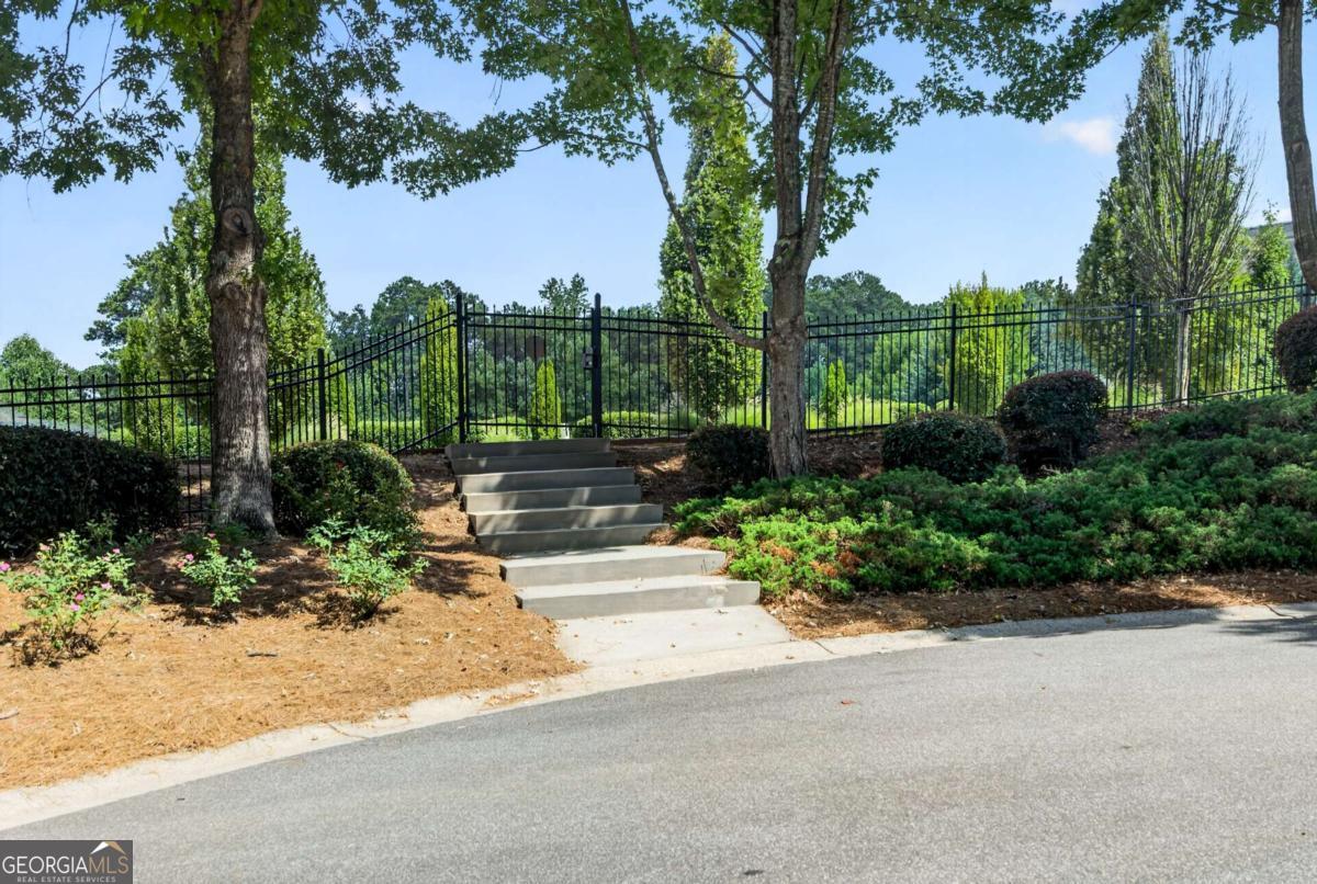 9013 Woodland Trail # 7