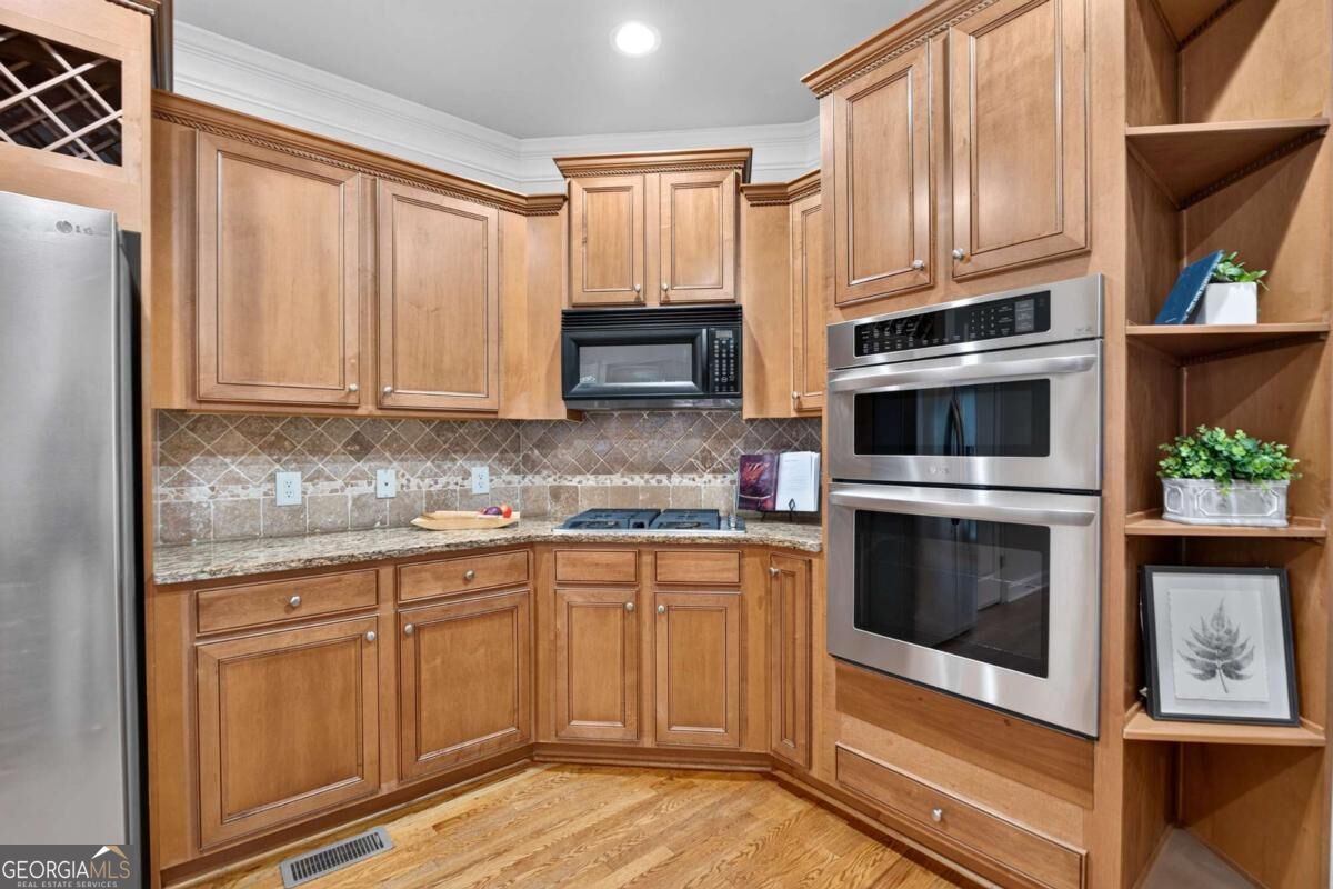 5755 Shoals Drive