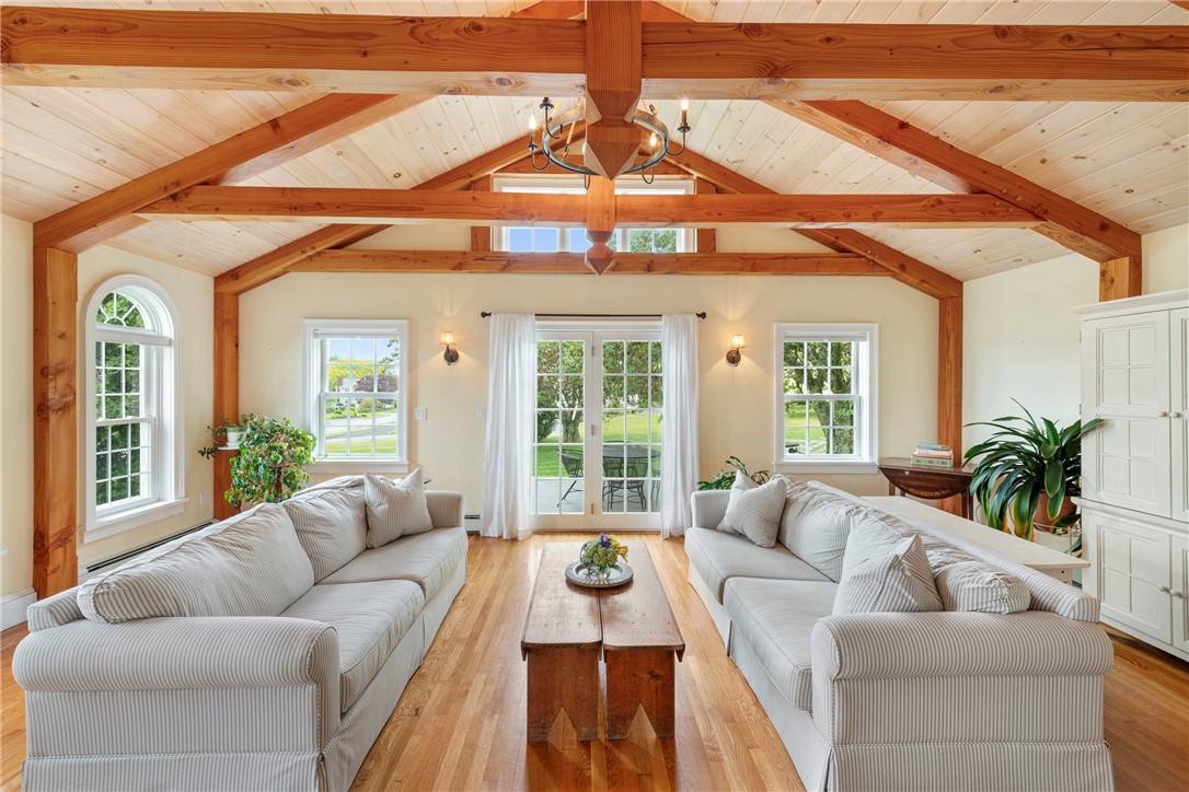 15 Roger Williams Court