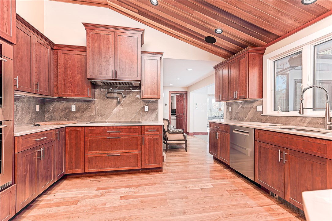 14 Woodlake Drive