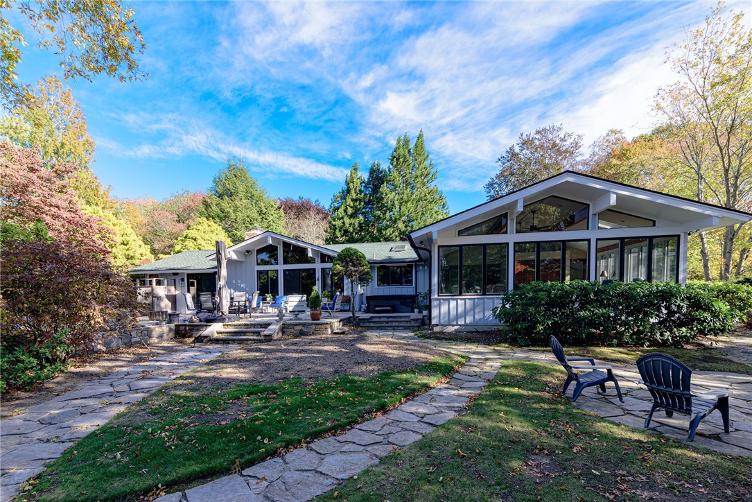 14 Woodlake Drive