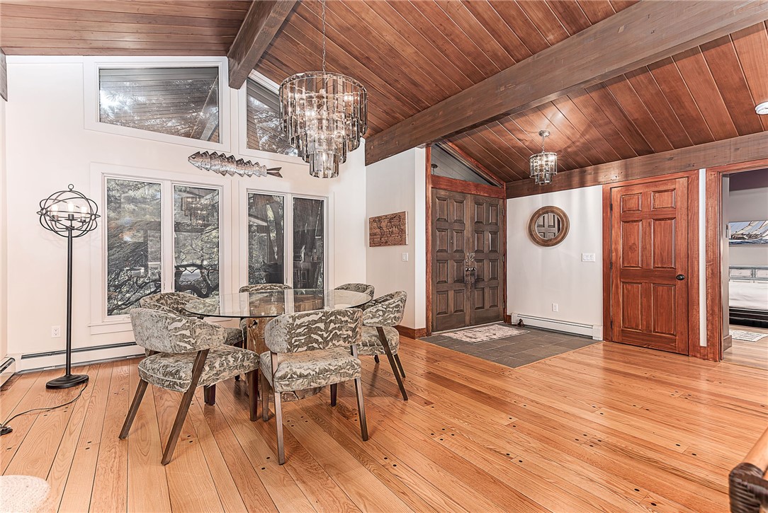 14 Woodlake Drive