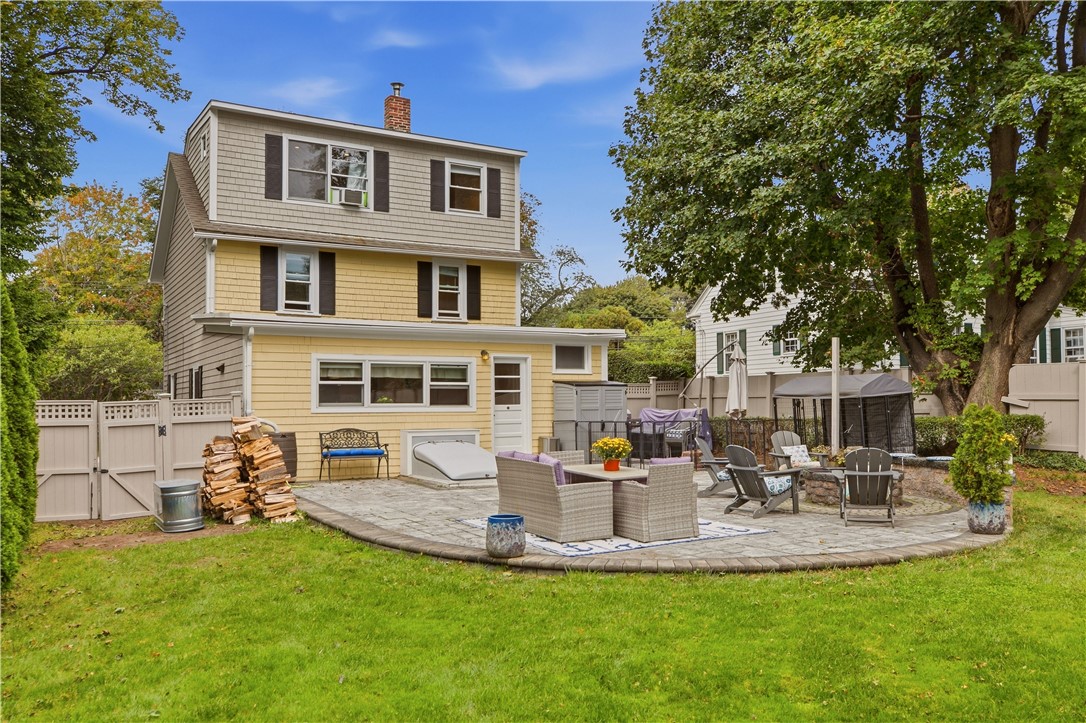 275 Green End Avenue