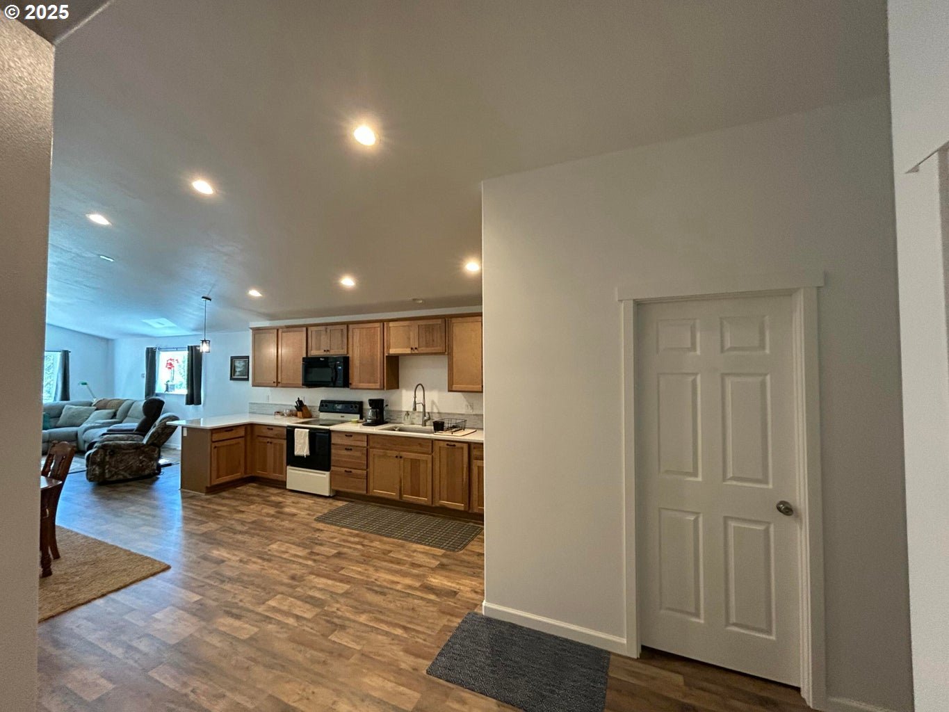 1690 SKYLINE DR