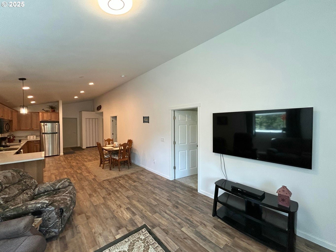1690 SKYLINE DR