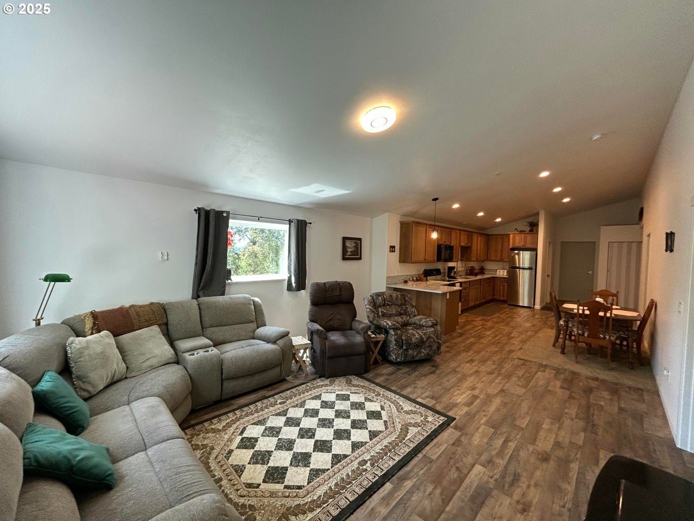 1690 SKYLINE DR
