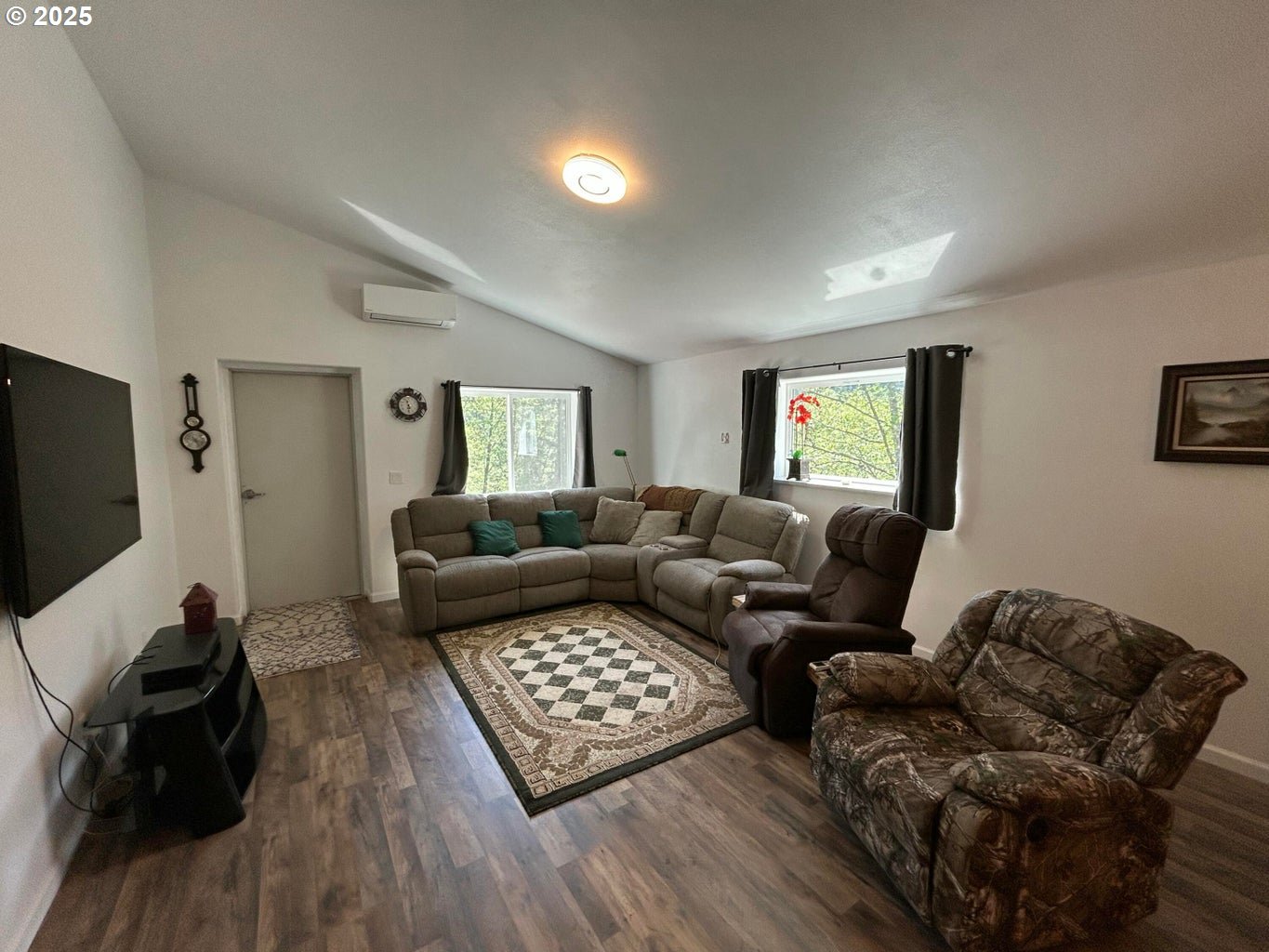 1690 SKYLINE DR