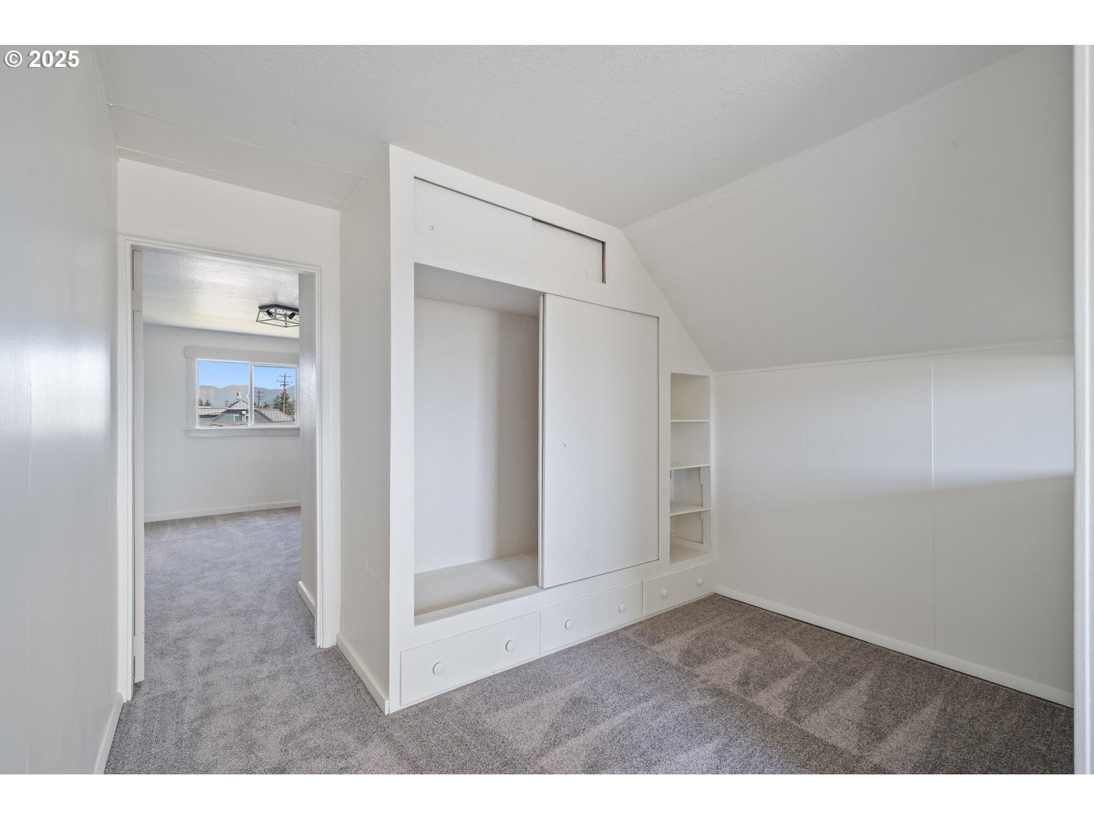 512 EVERGREEN DR