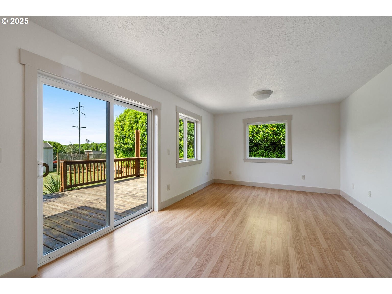 512 EVERGREEN DR