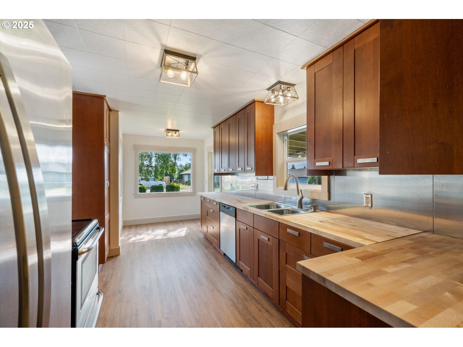 512 EVERGREEN DR