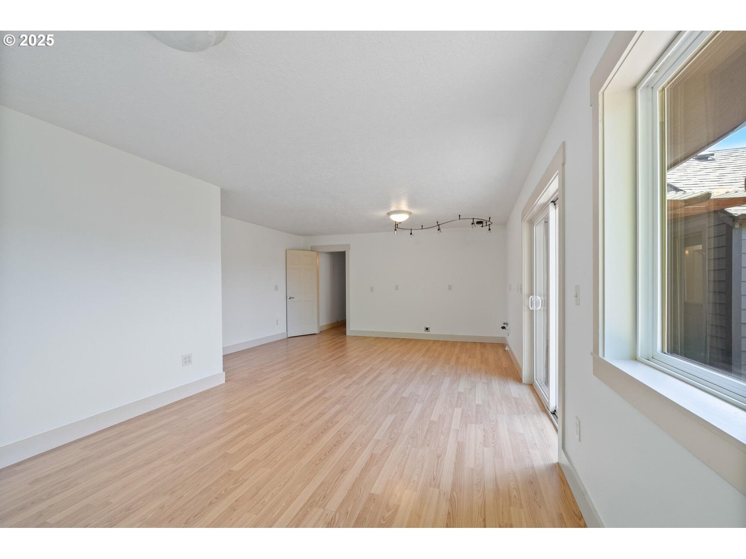 512 EVERGREEN DR