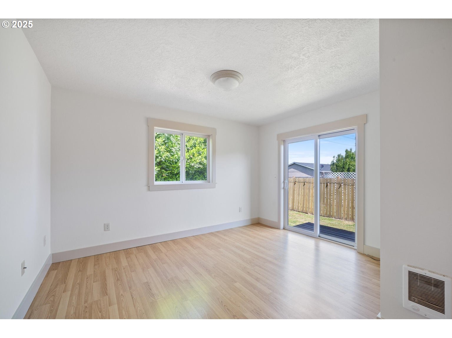512 EVERGREEN DR