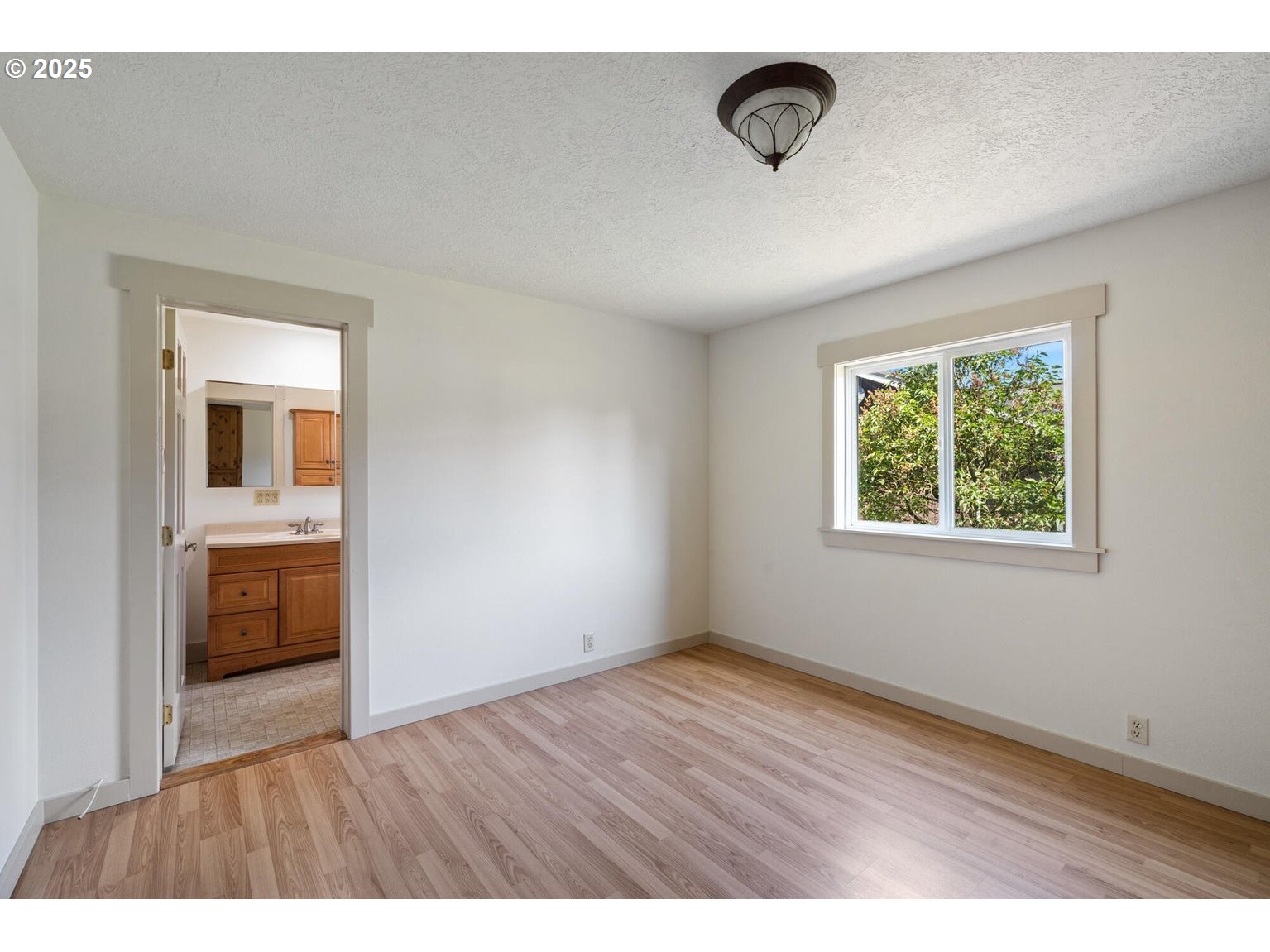 512 EVERGREEN DR