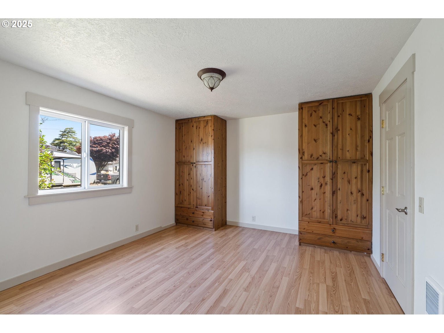 512 EVERGREEN DR