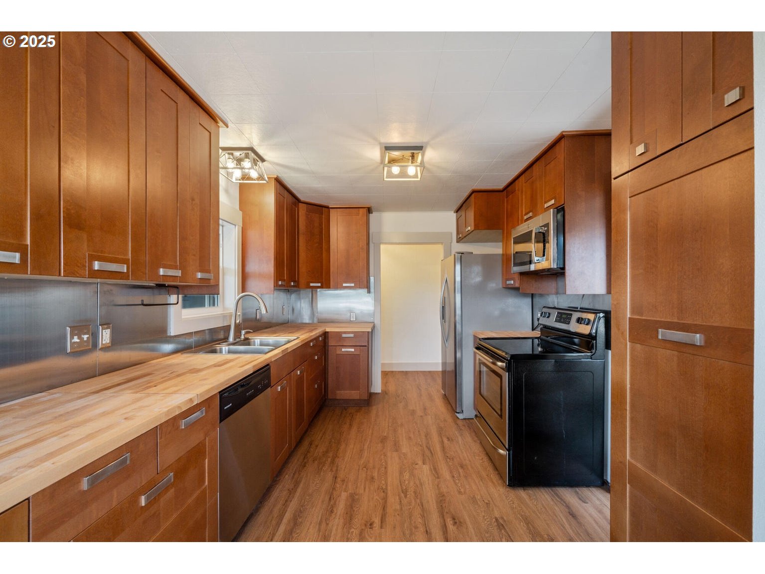 512 EVERGREEN DR