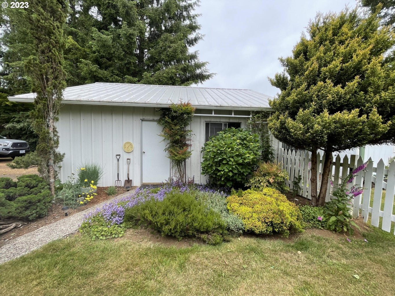 24695 RIVER BEND RD