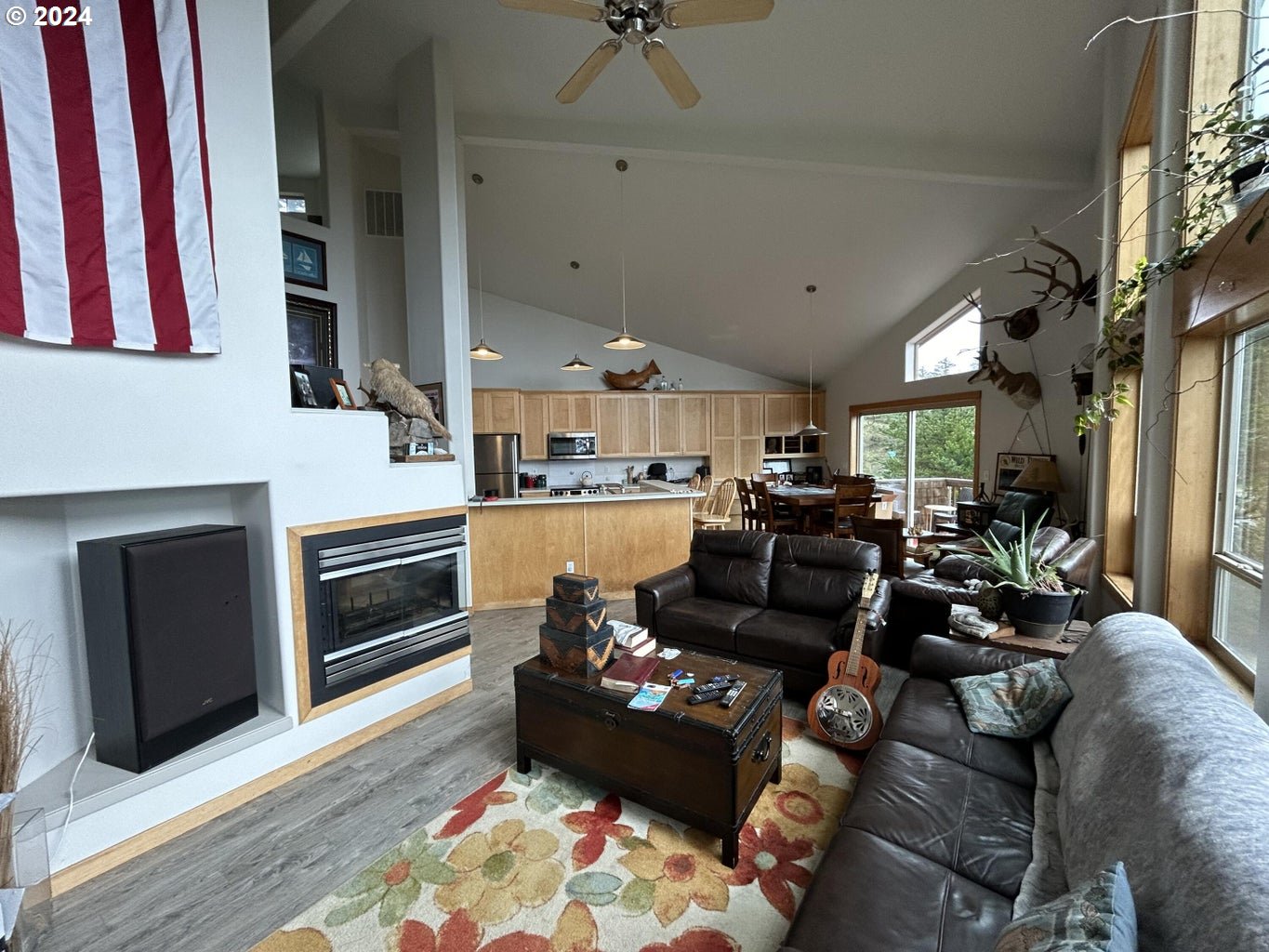 220 HIGHLAND DR