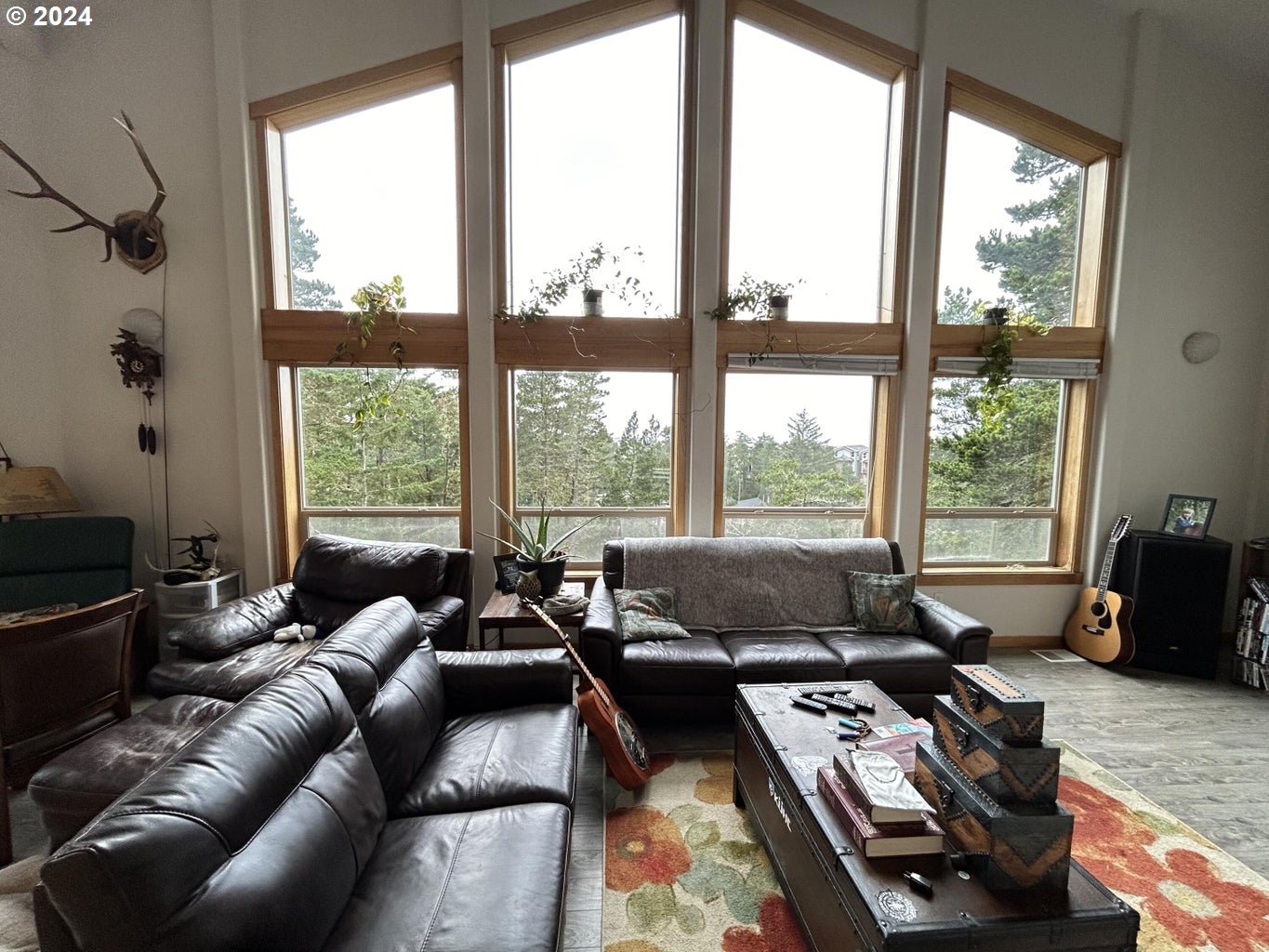 220 HIGHLAND DR