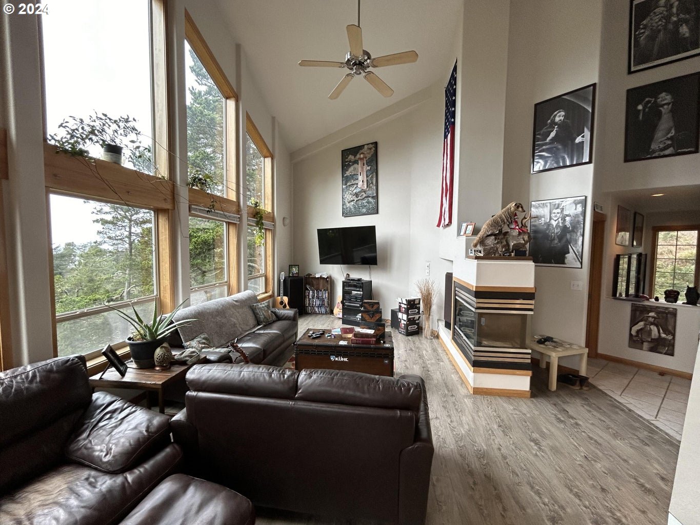 220 HIGHLAND DR
