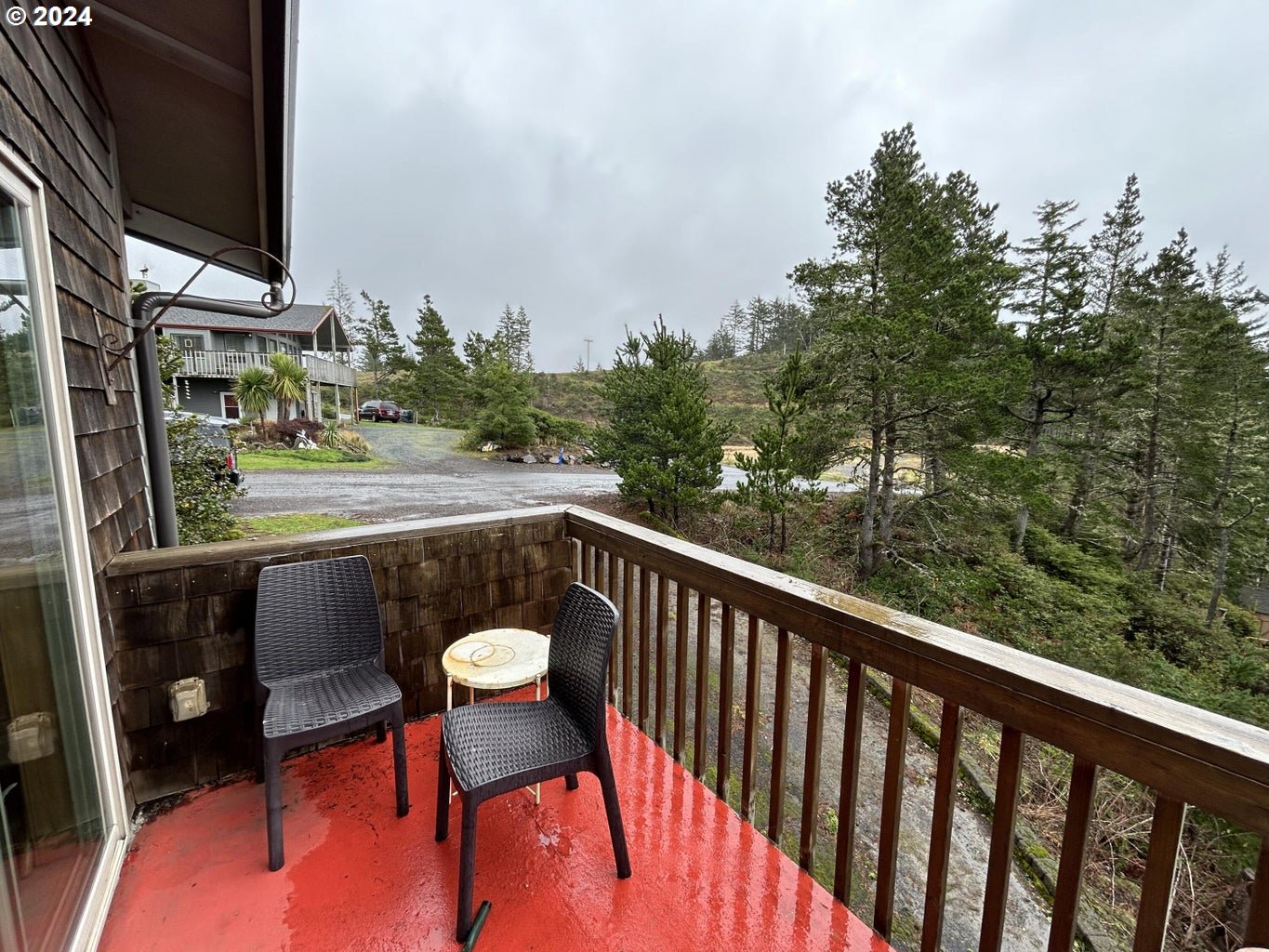220 HIGHLAND DR
