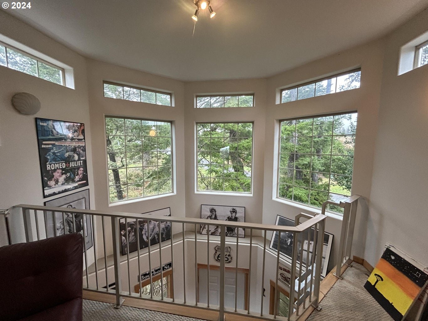 220 HIGHLAND DR