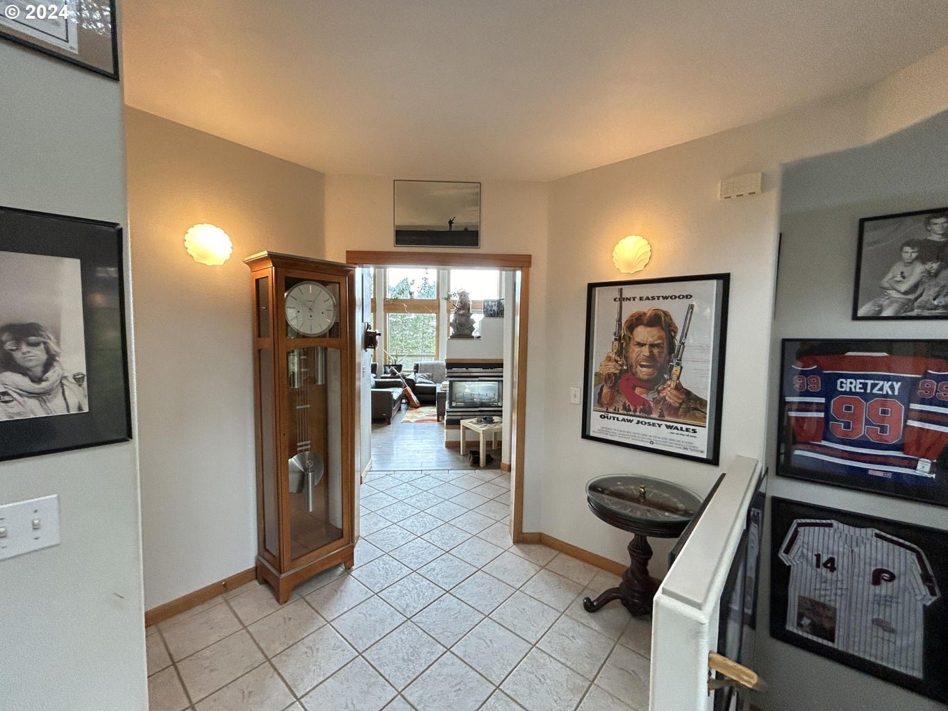 220 HIGHLAND DR