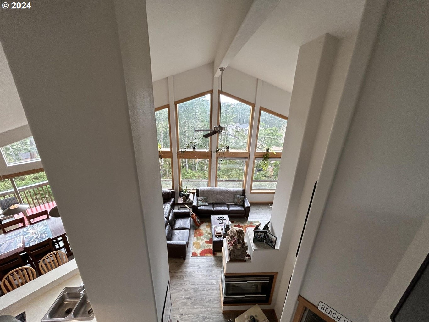 220 HIGHLAND DR