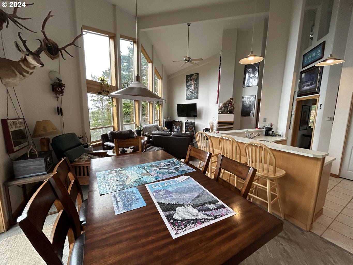 220 HIGHLAND DR