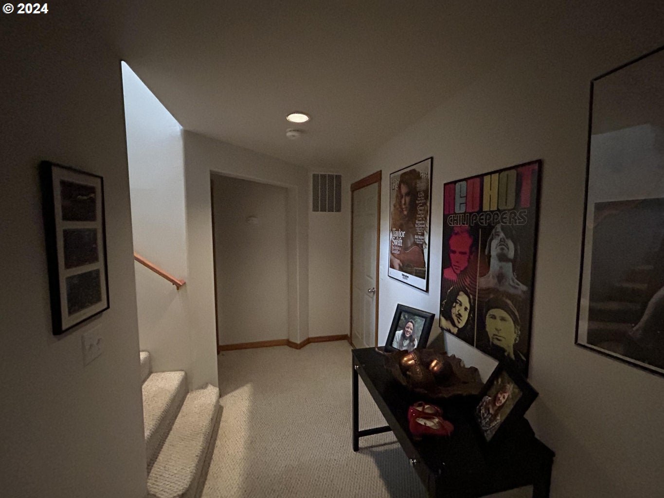 220 HIGHLAND DR