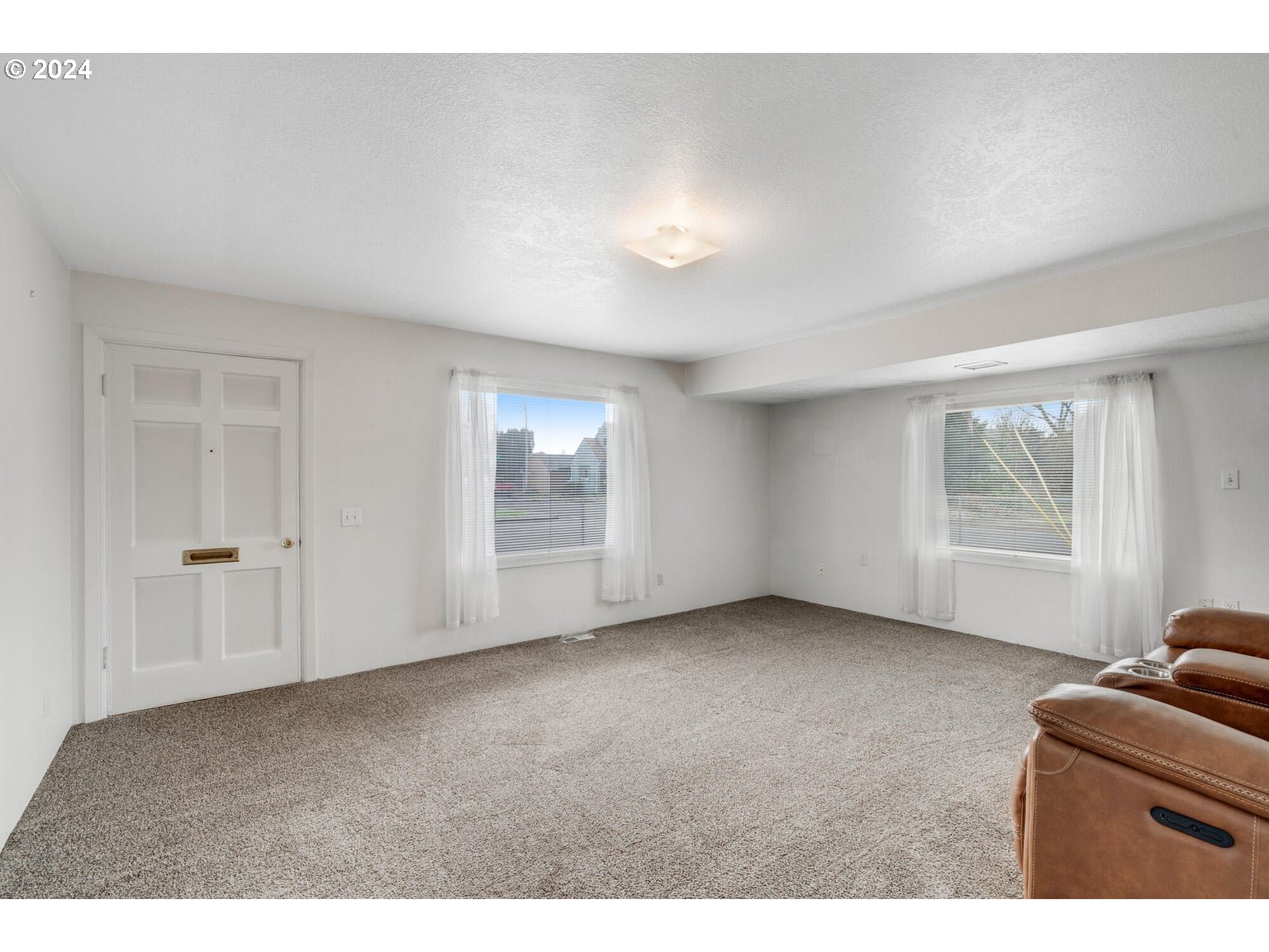 524 DOUGLAS AVE