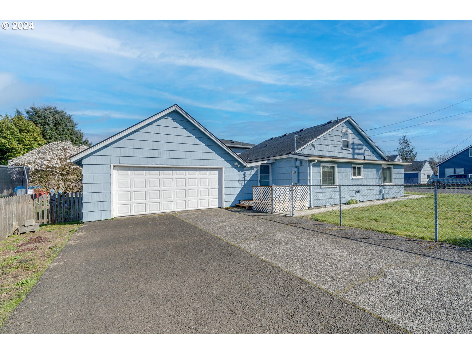 524 DOUGLAS AVE