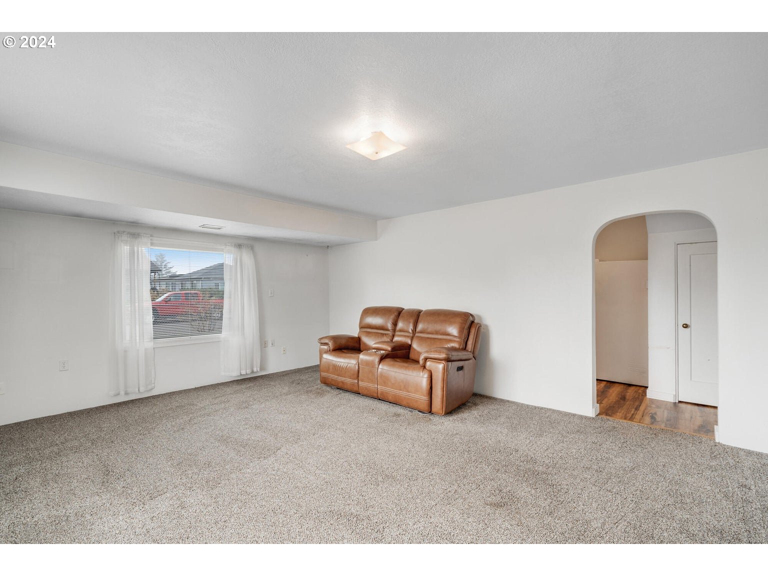 524 DOUGLAS AVE