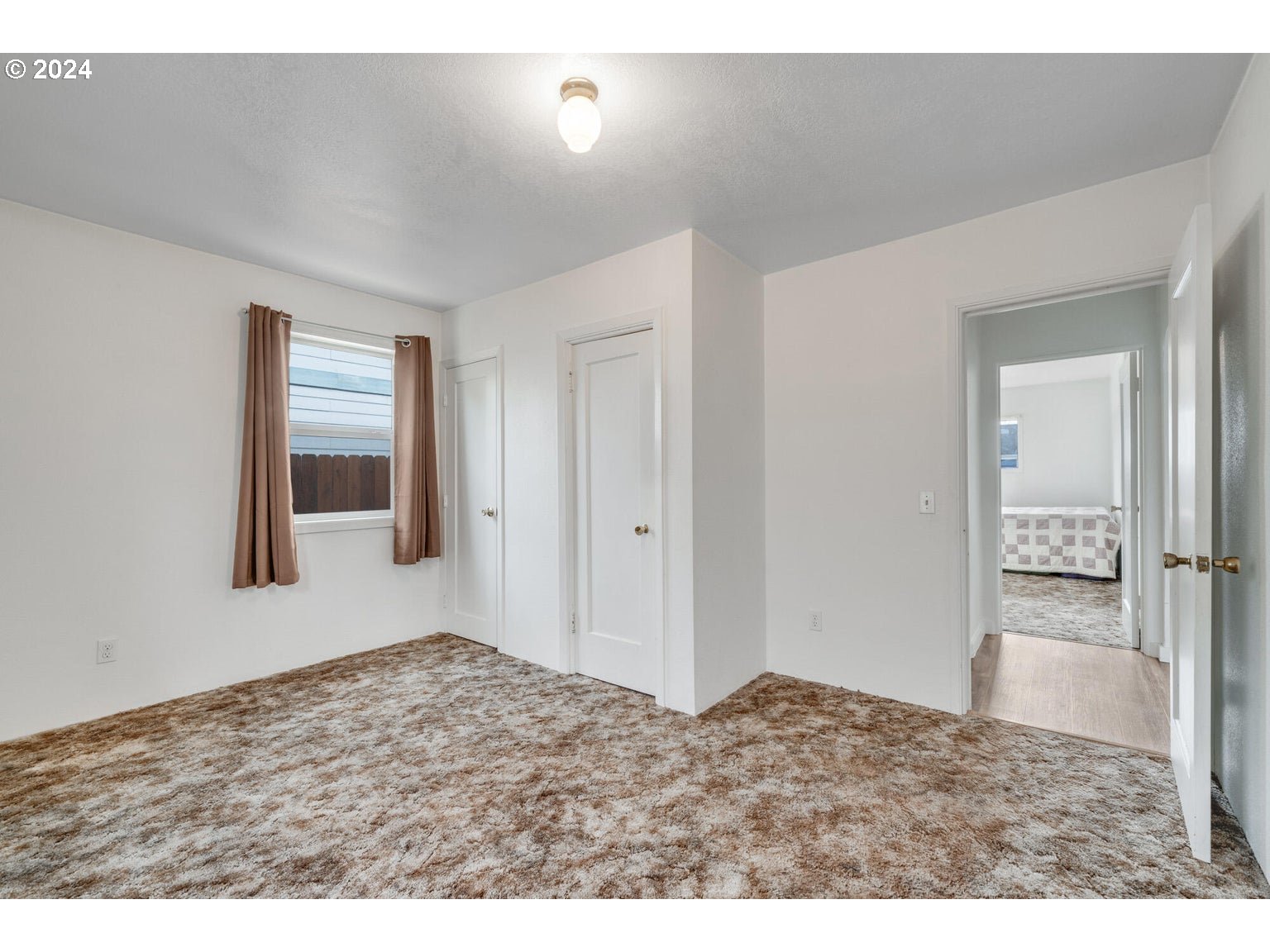 524 DOUGLAS AVE