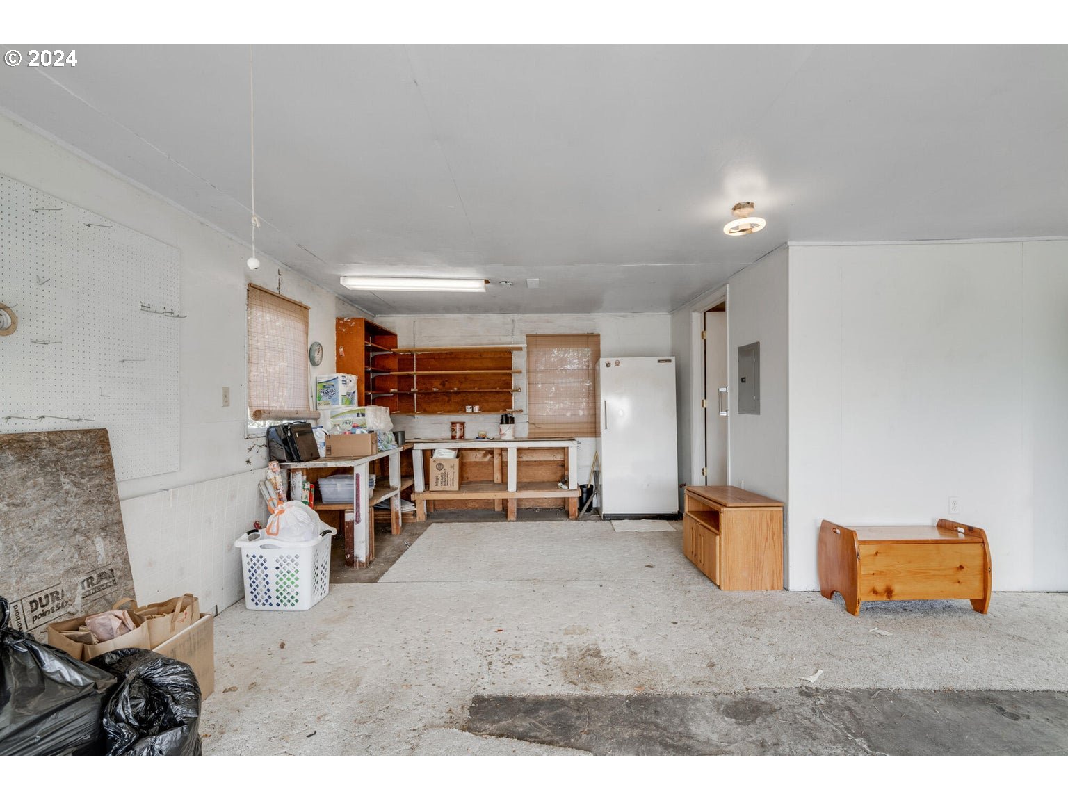 524 DOUGLAS AVE