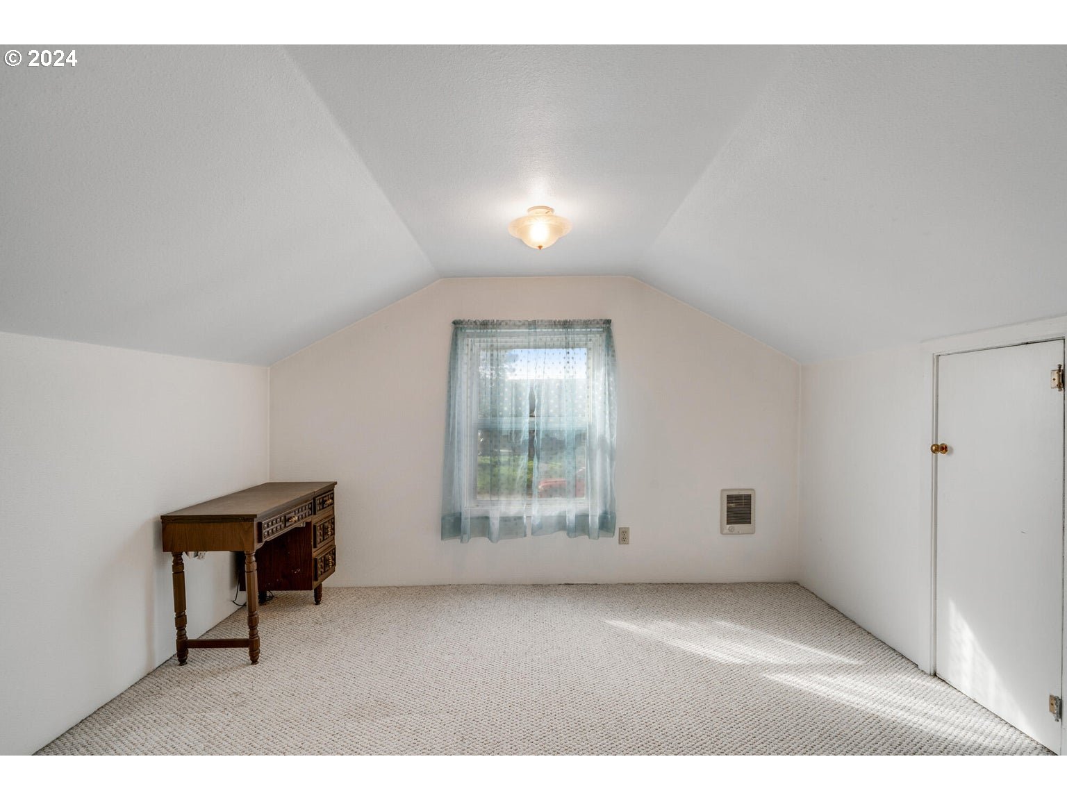524 DOUGLAS AVE
