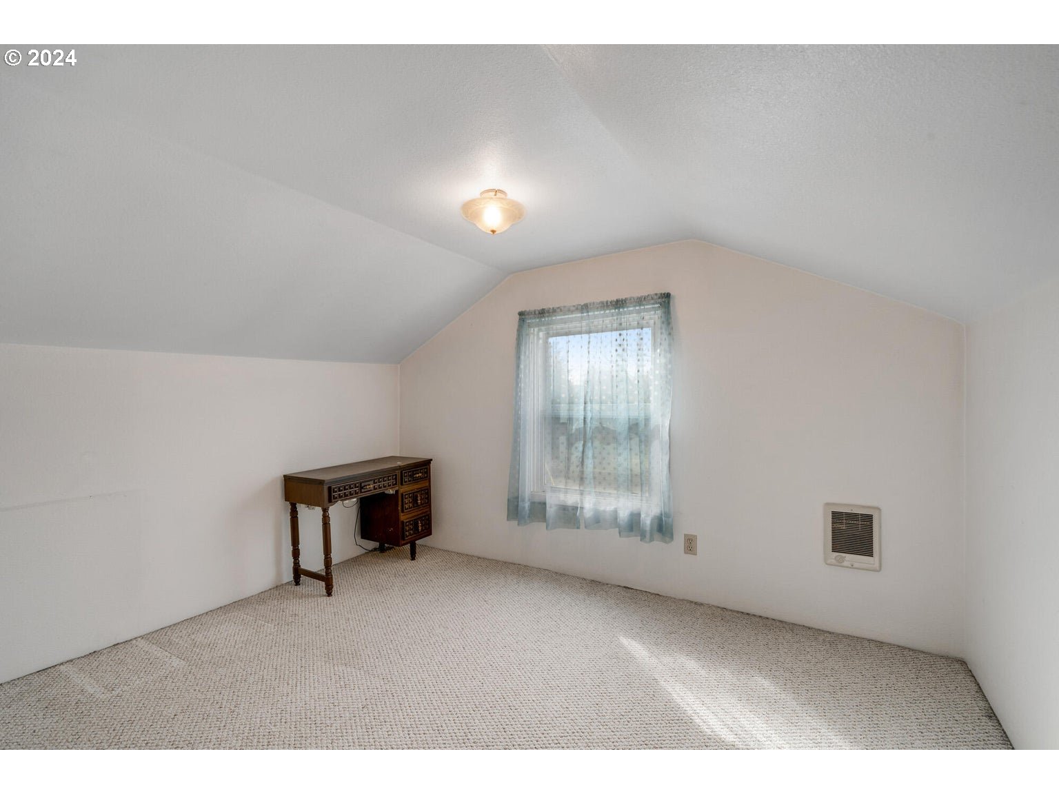 524 DOUGLAS AVE