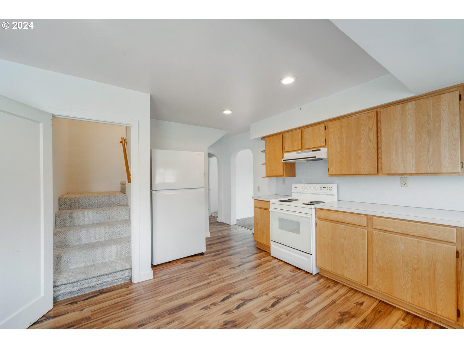 524 DOUGLAS AVE