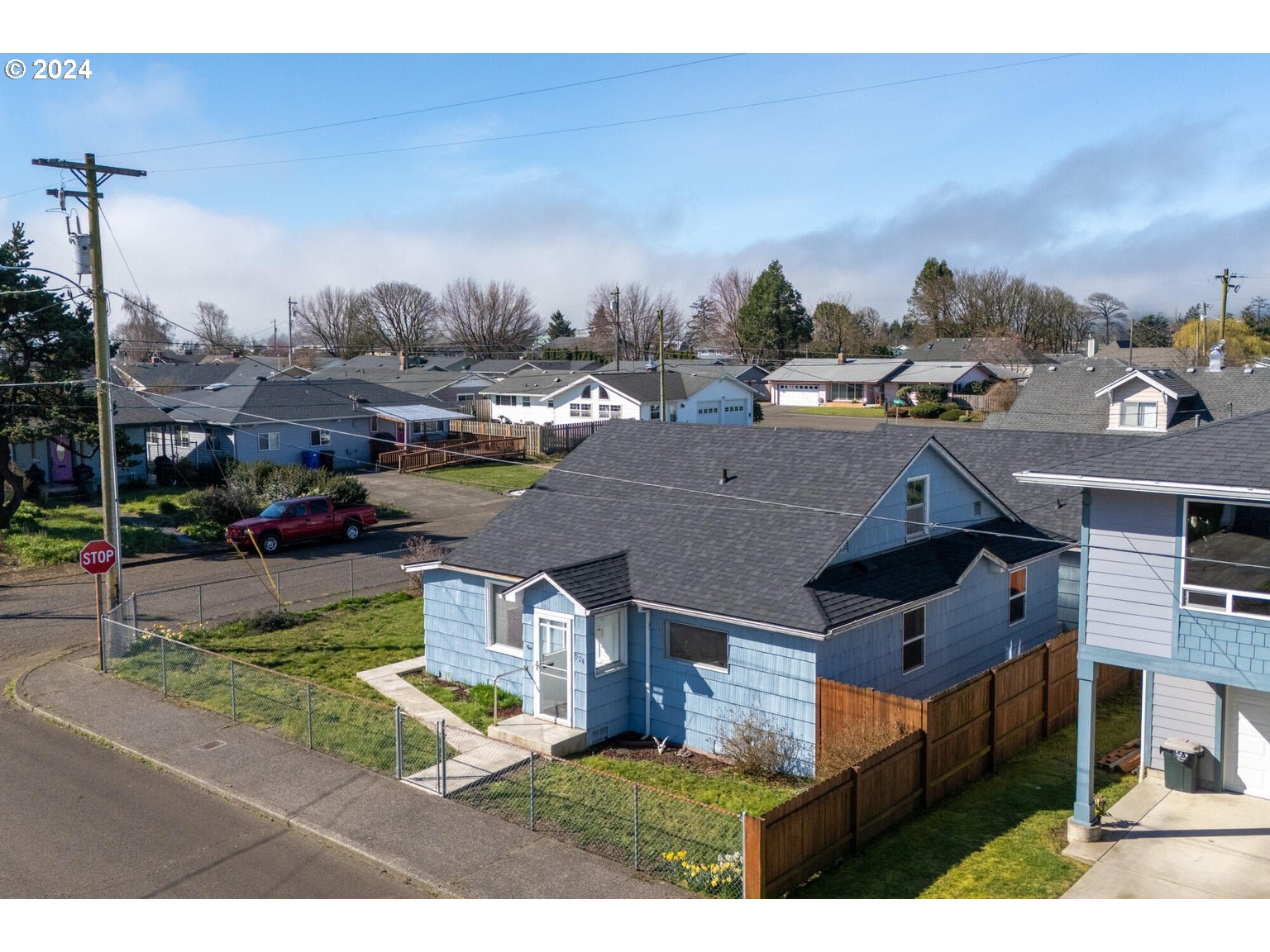 524 DOUGLAS AVE