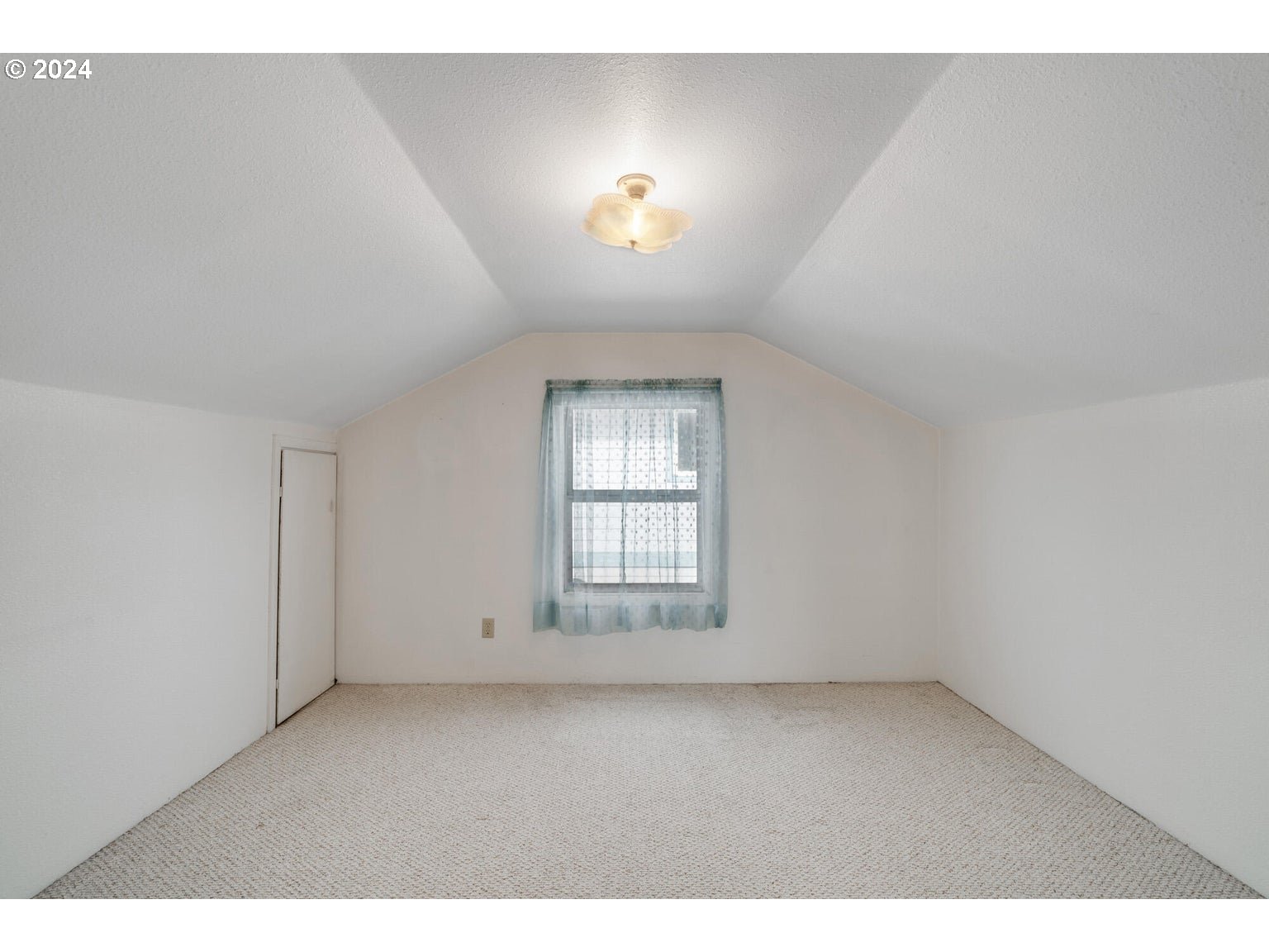 524 DOUGLAS AVE