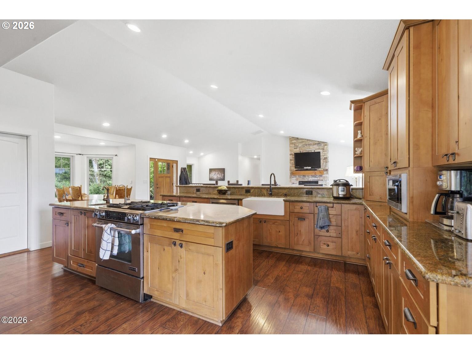 3585 ALDERCREST RD