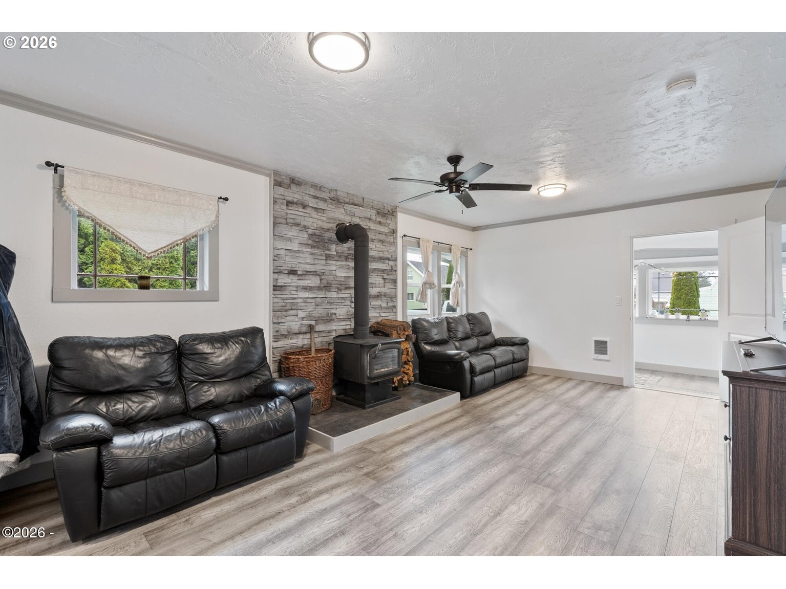 409 DEL MONTE AVE